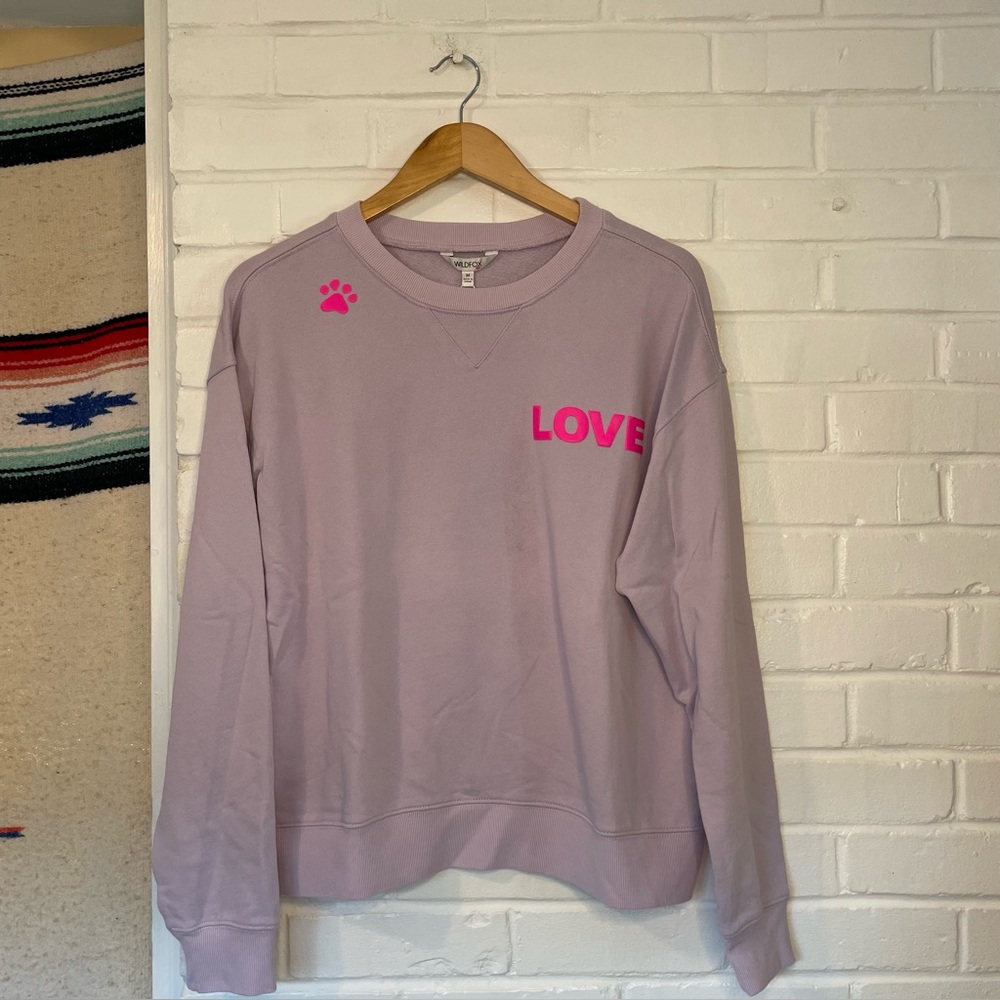 Lavender Dogs Love Me Women's Crew Neck Sweatshirt Women’s Size Medium NWT